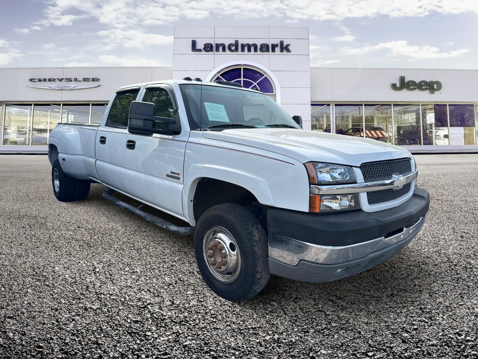 Used 2004 Chevrolet Silverado 3500 2WD Crew Cab w/ Heavy-Duty Power Package image 1