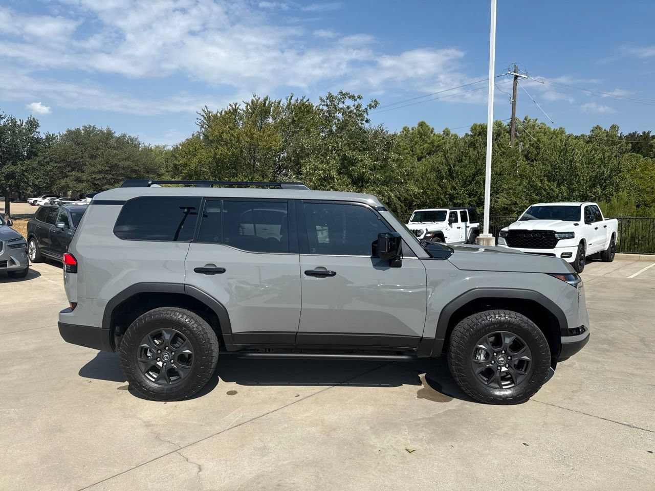 Used 2024 Lexus GX 550 AWD/4WD image 4
