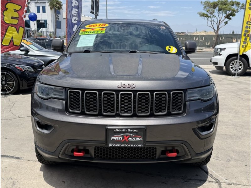 Used 2018 Jeep Grand Cherokee Trailhawk w/ Trailhawk Luxury Group AWD/4WD image 2
