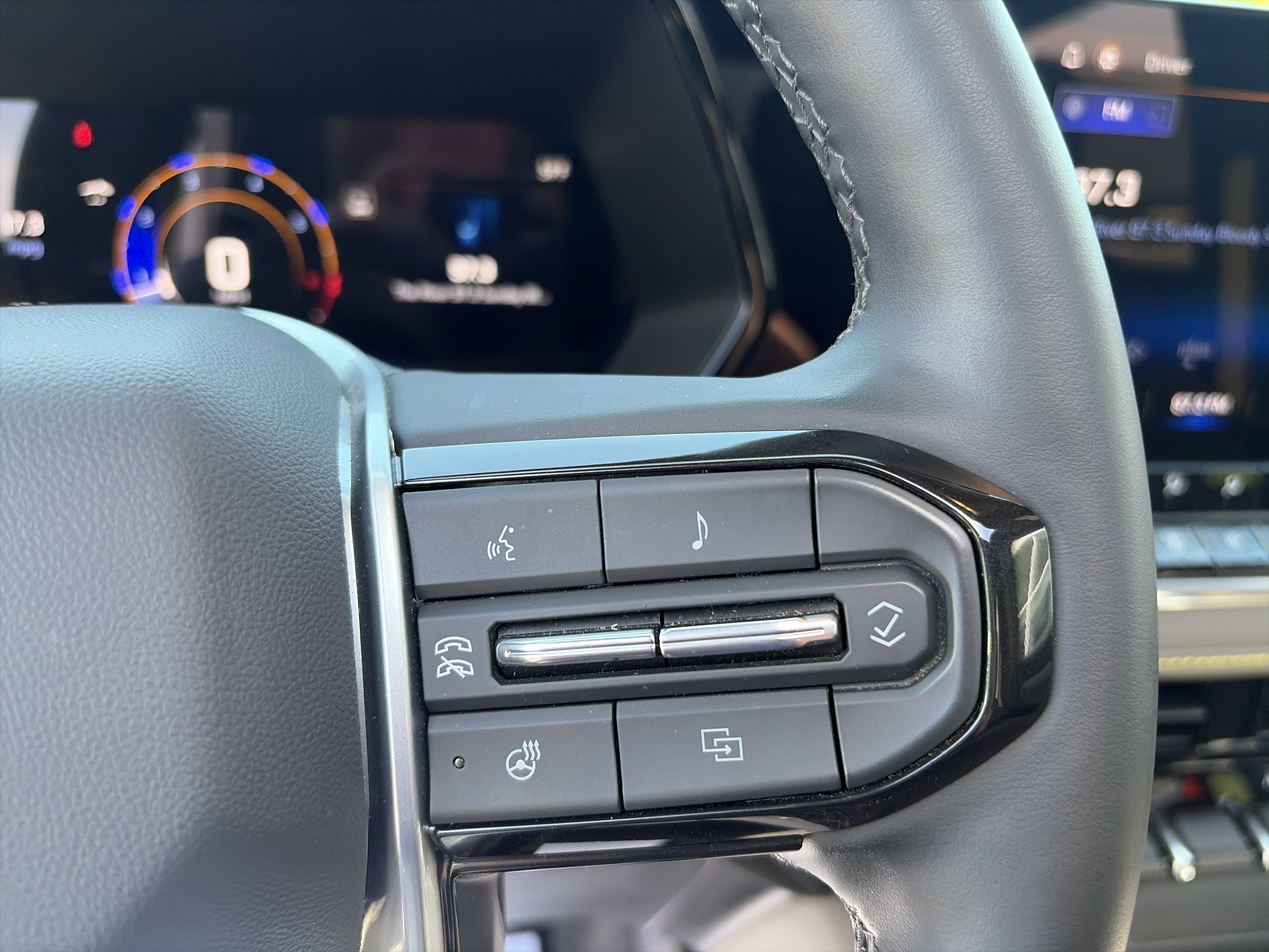 Used 2024 Chevrolet Colorado ZR2 w/ ZR2 Convenience Package III AWD/4WD image 60