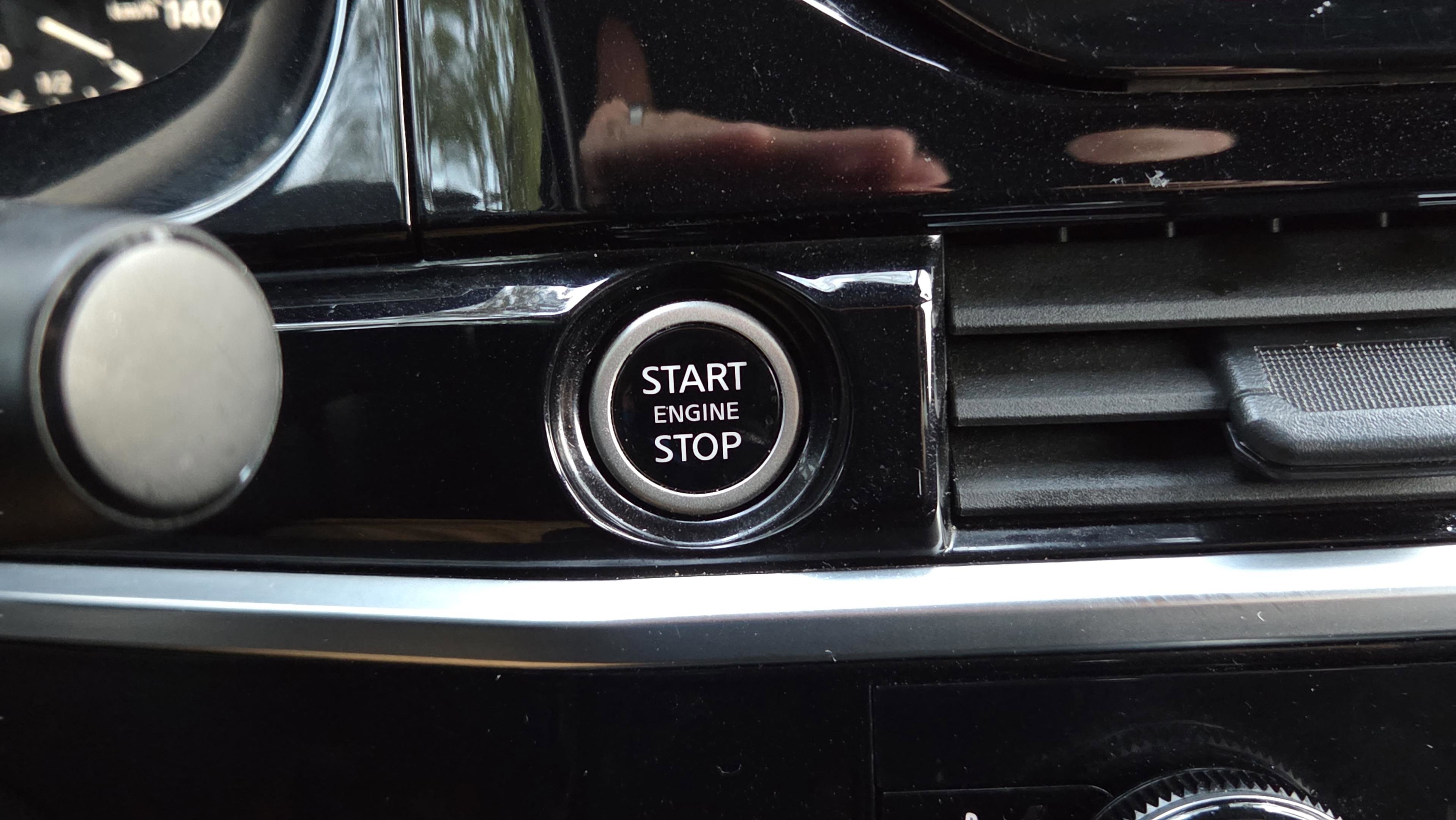 Used 2024 Nissan Pathfinder SV image 27