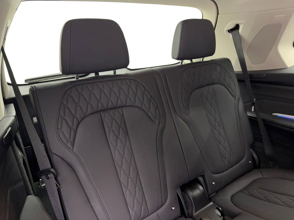 Used 2023 BMW X7 xDrive40i image 42