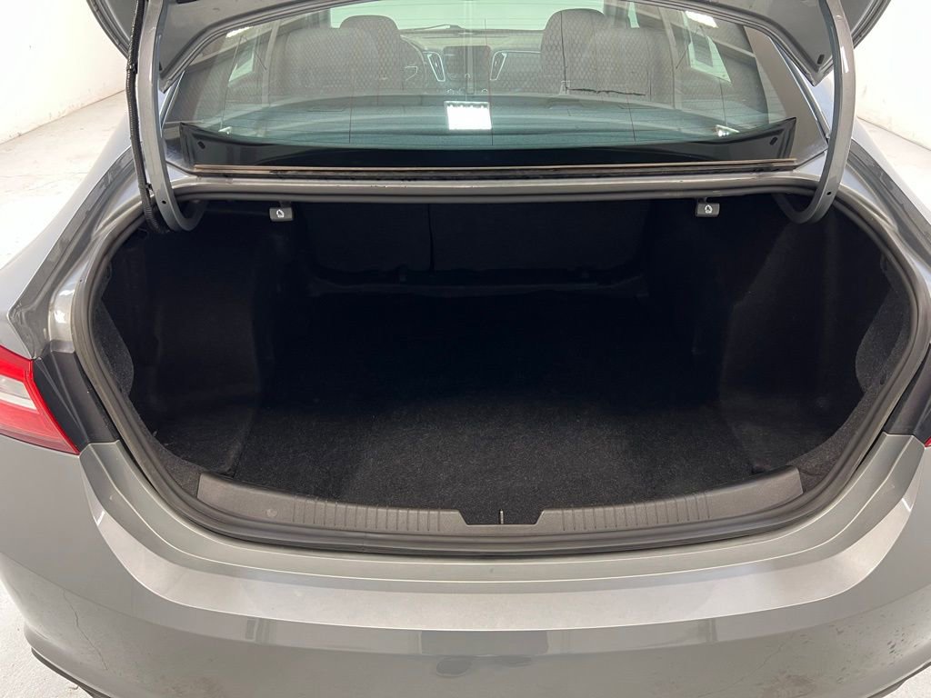 Used 2025 Chevrolet Malibu LS FWD image 28