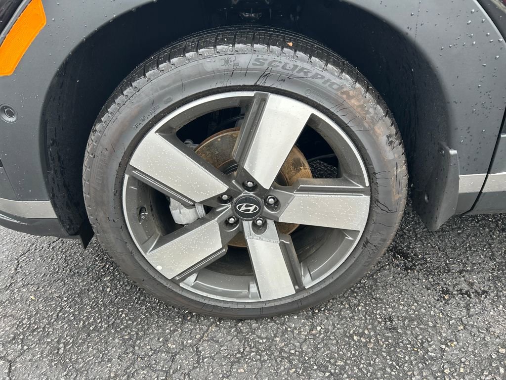 Certified 2025 Hyundai Santa Fe Limited image 11