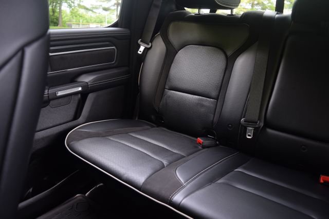Used 2023 RAM 1500 Laramie AWD/4WD image 15