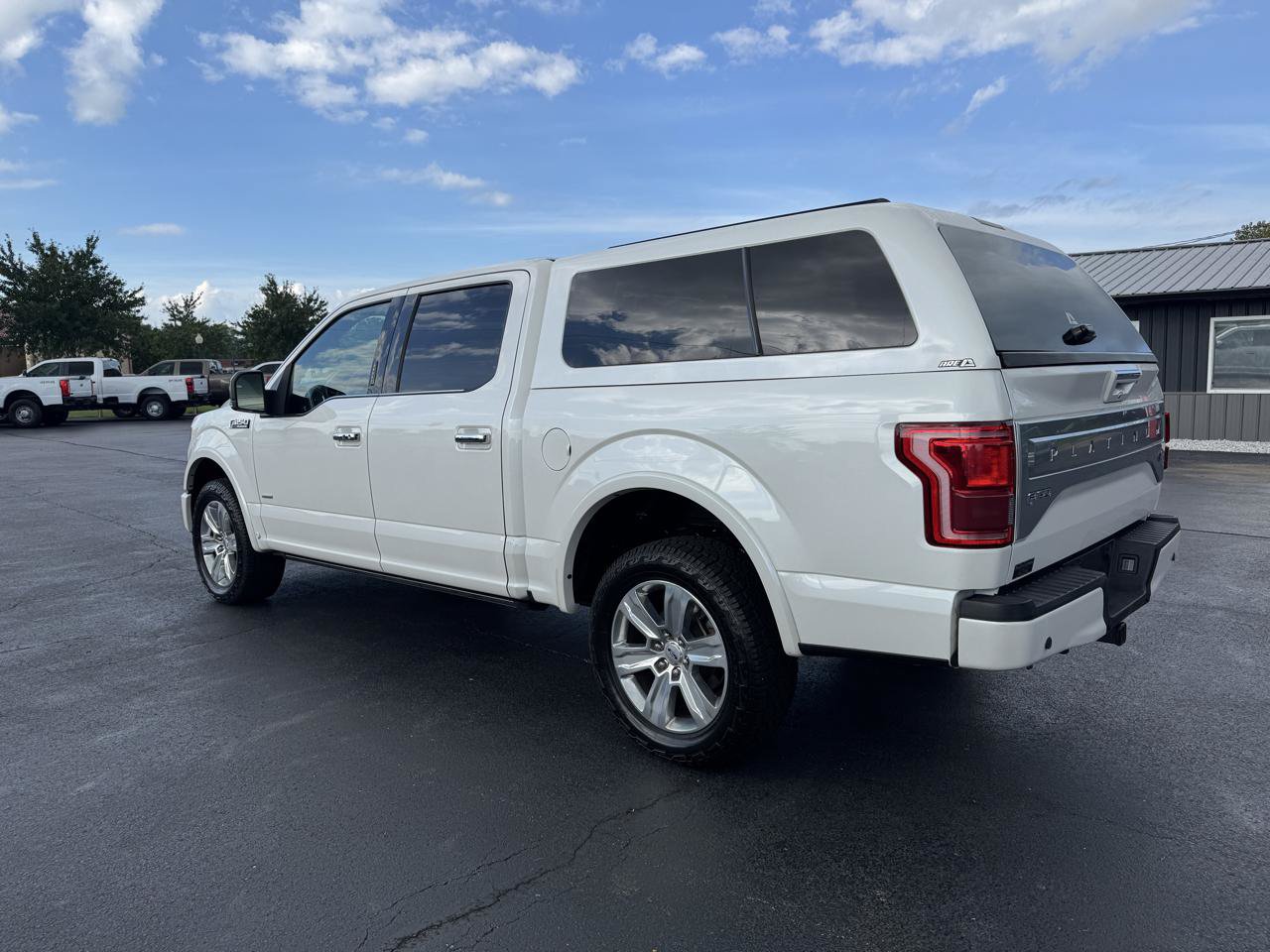 Used 2016 Ford F150 Platinum w/ Equipment Group 701A Luxury AWD/4WD image 3