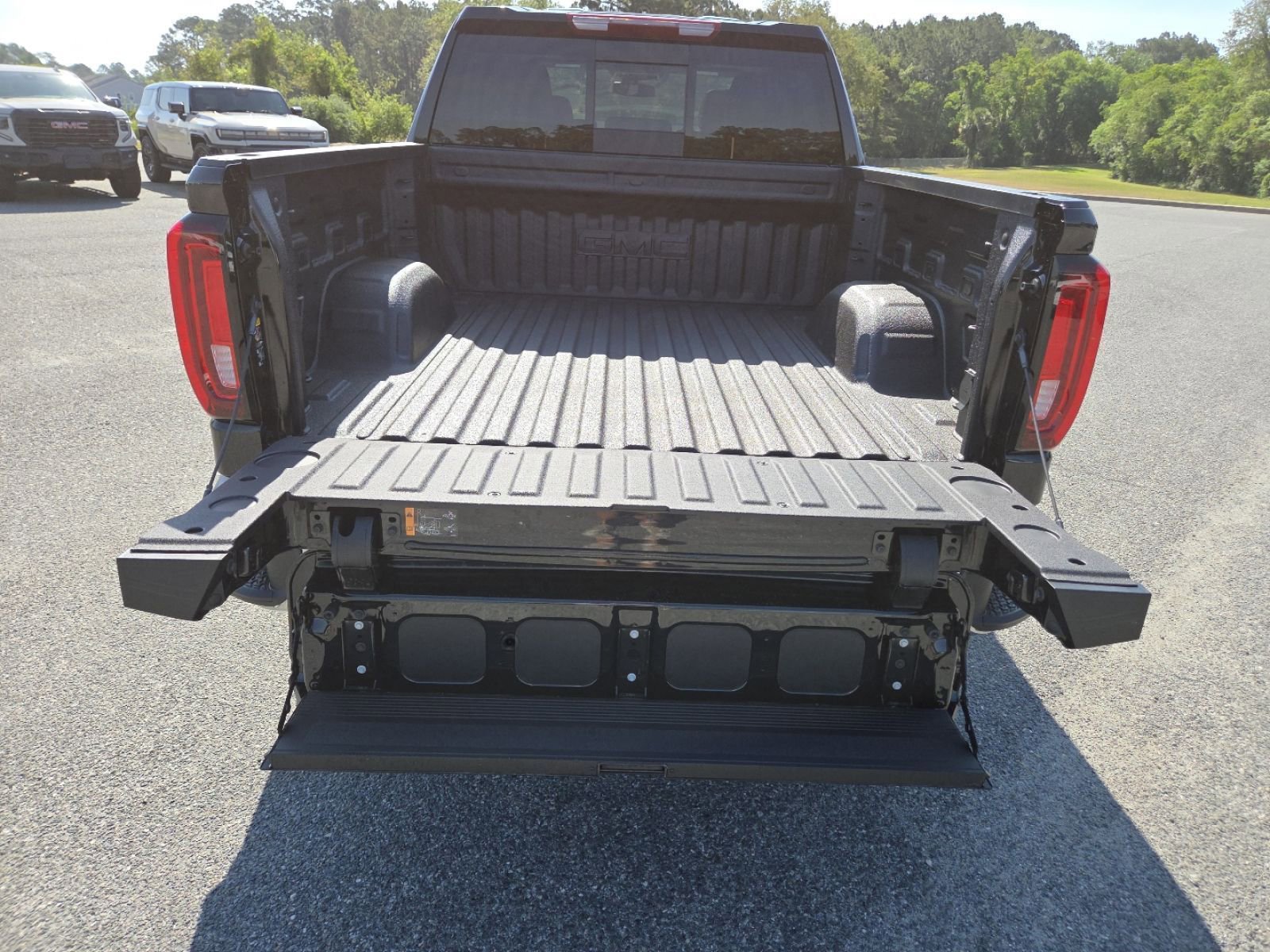 New 2026 GMC Sierra 1500 SLT w/ SLT Premium Plus Package AWD/4WD image 25