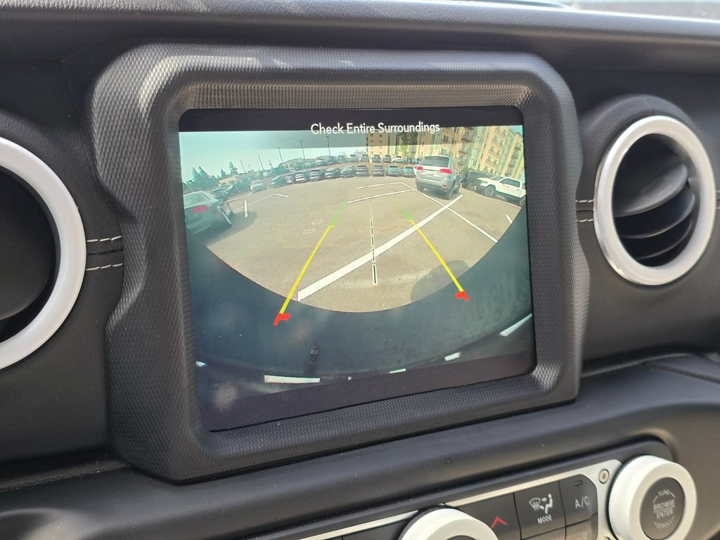 Used 2020 Jeep Wrangler Unlimited Sahara w/ Uconnect 4C Nav & Sound Group AWD/4WD image 22