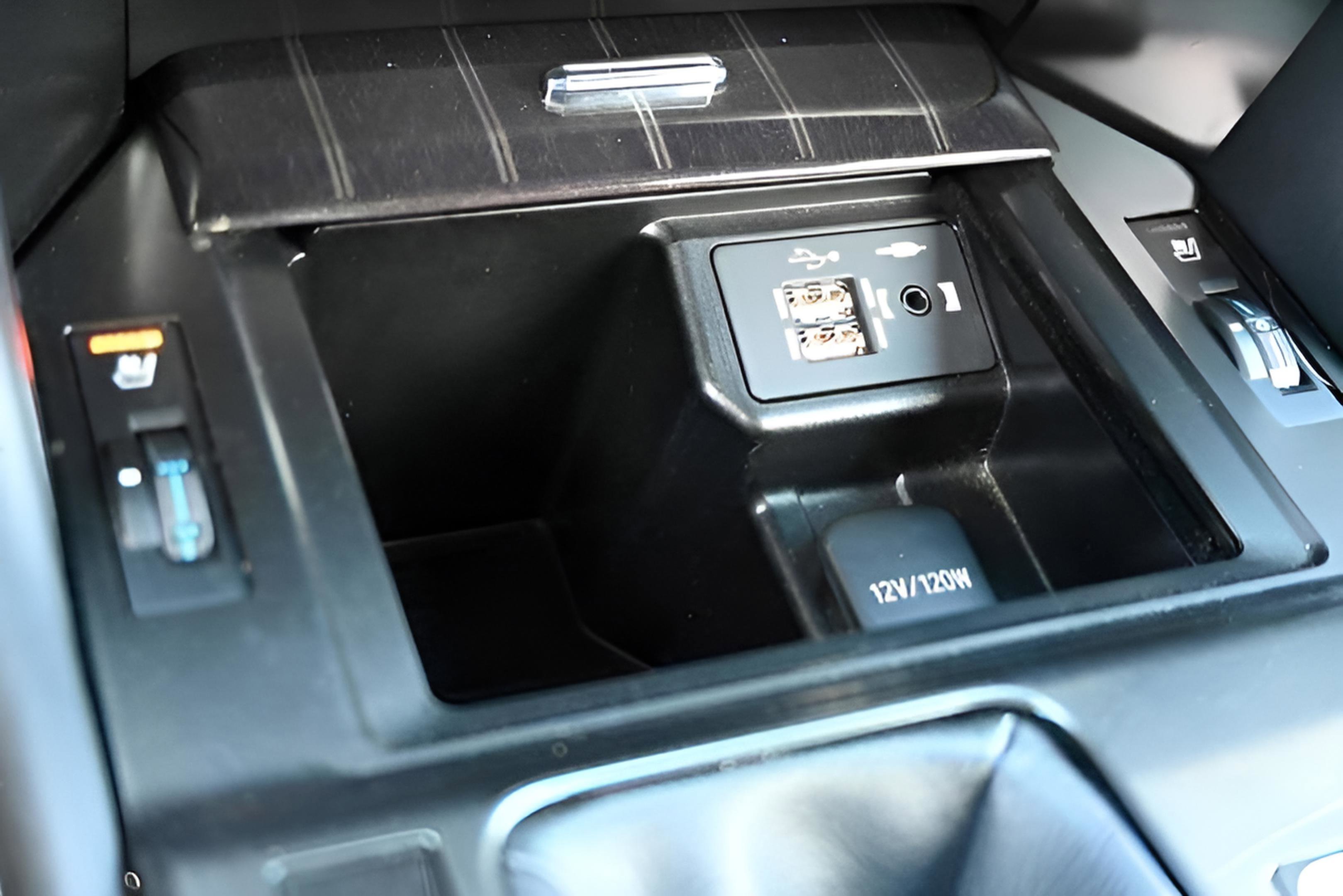 Used 2023 Lexus GX 460 Luxury w/ Sport Design Package image 29