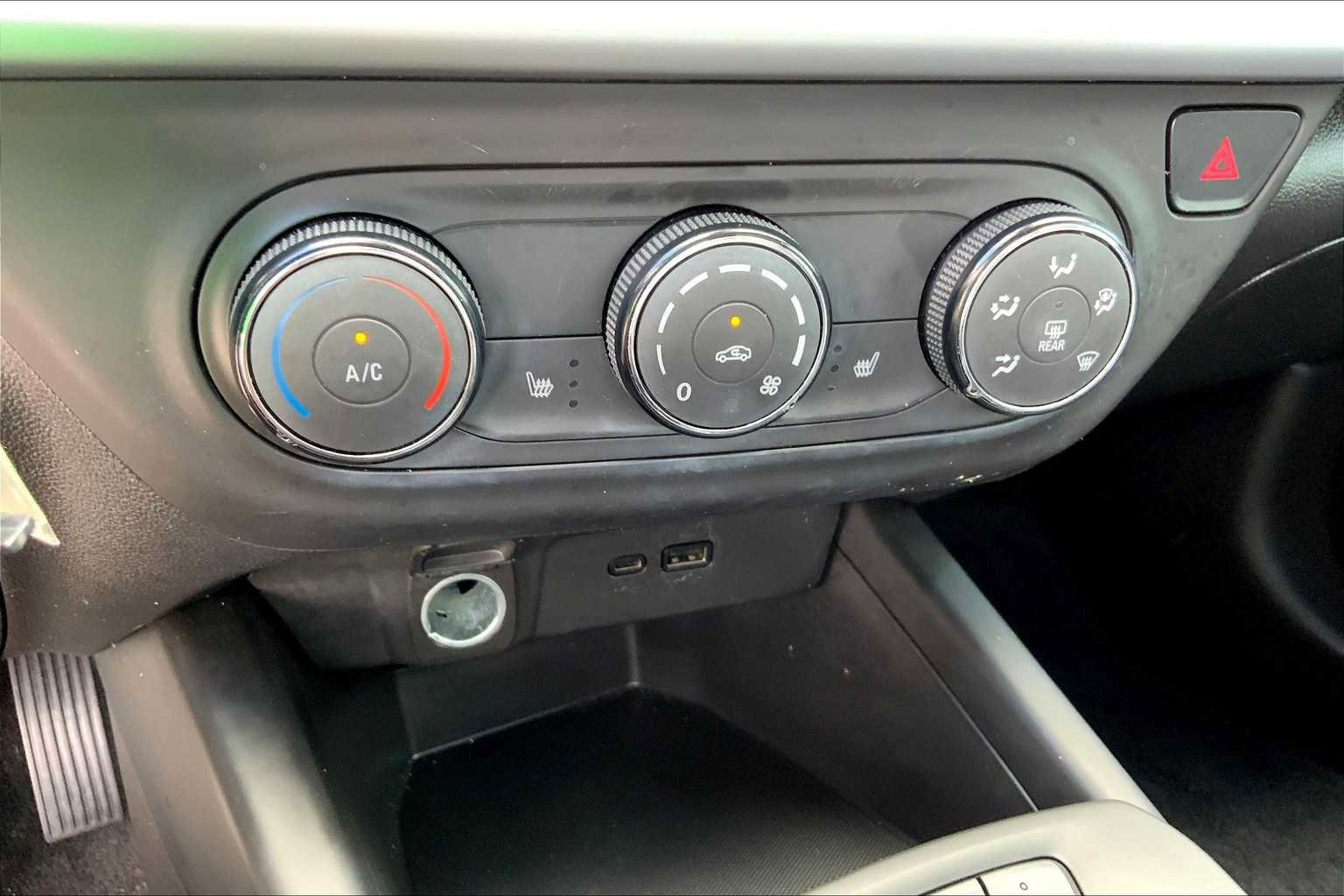 Certified 2024 Chevrolet Trax RS image 33