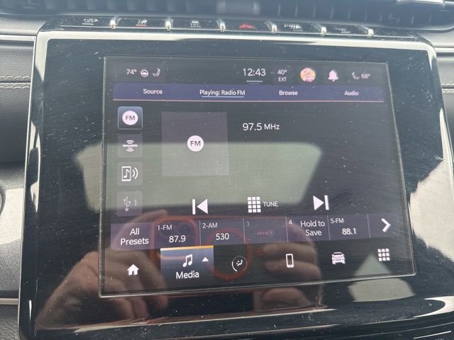 Used 2023 Jeep Grand Cherokee L Laredo image 26