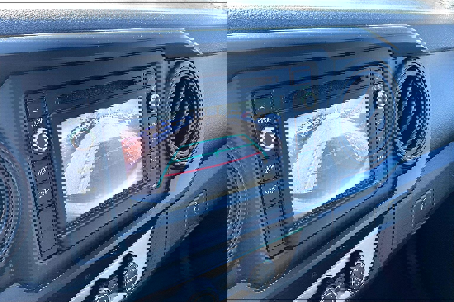 Used 2019 Toyota Tacoma SR w/ SR Convenience Package image 27