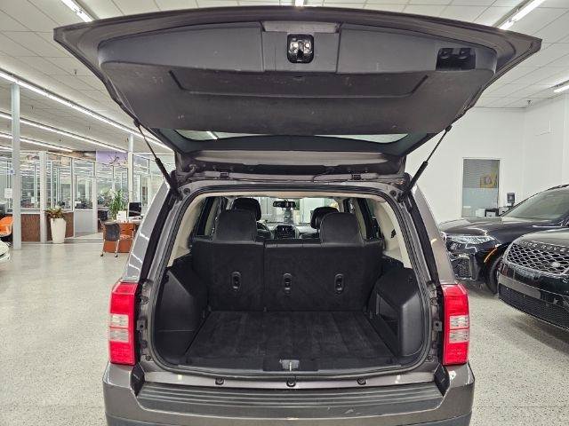 Used 2015 Jeep Patriot High Altitude AWD/4WD image 39