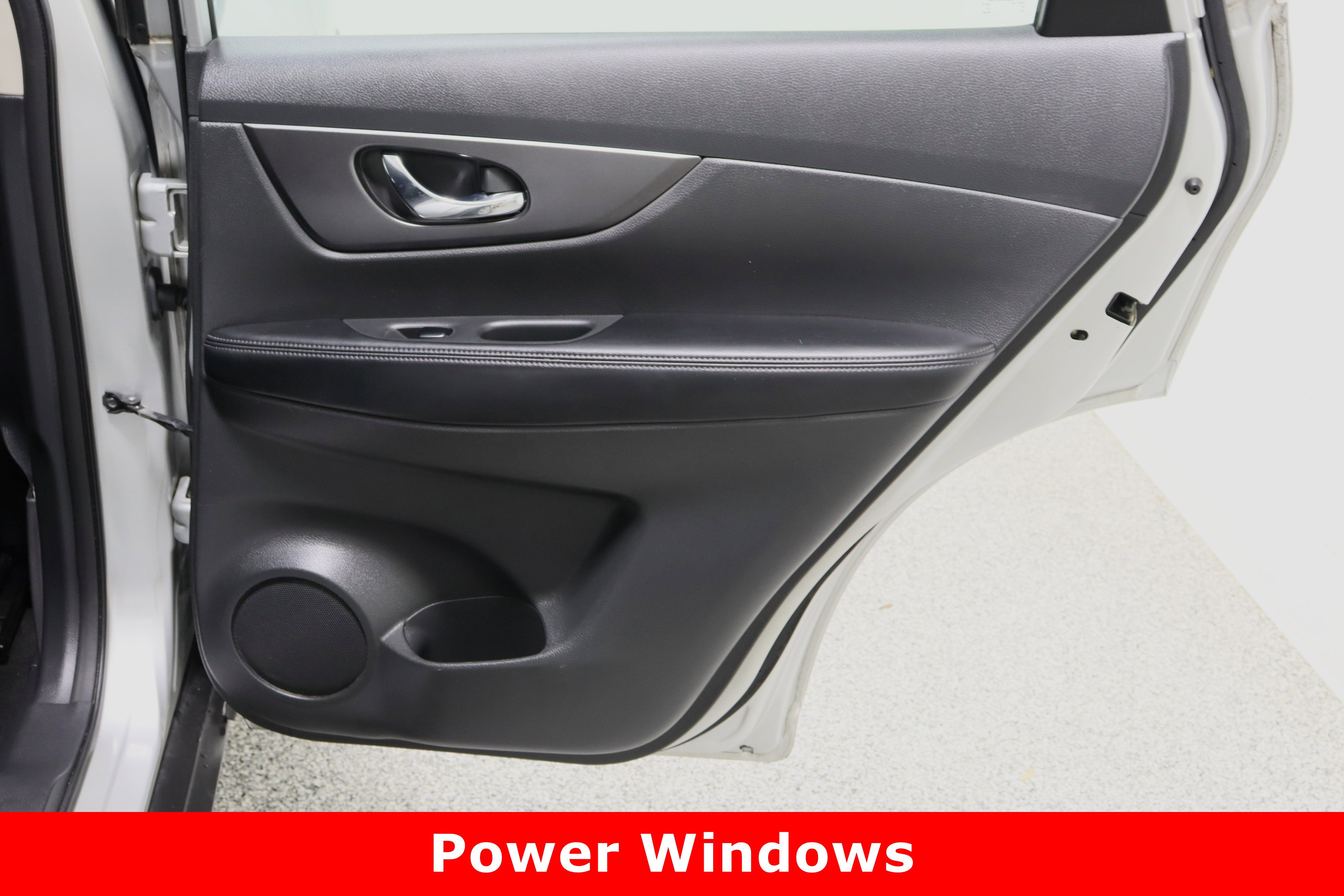 Used 2016 Nissan Rogue S image 28