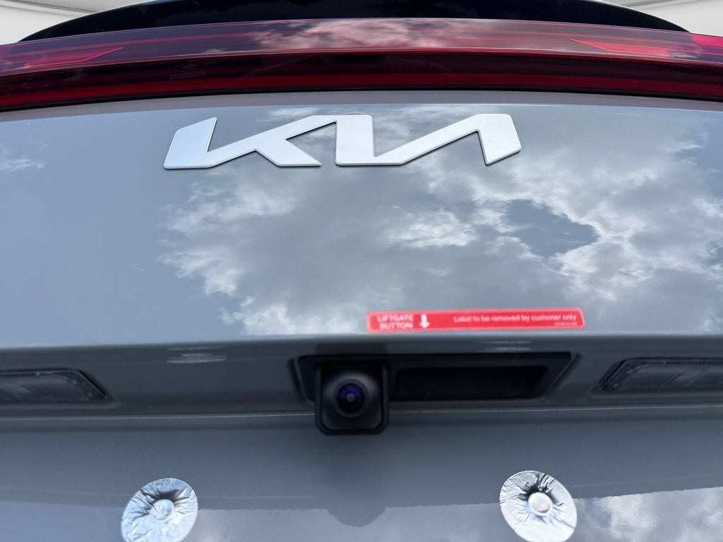 New 2027 Kia Carnival EX FWD image 17