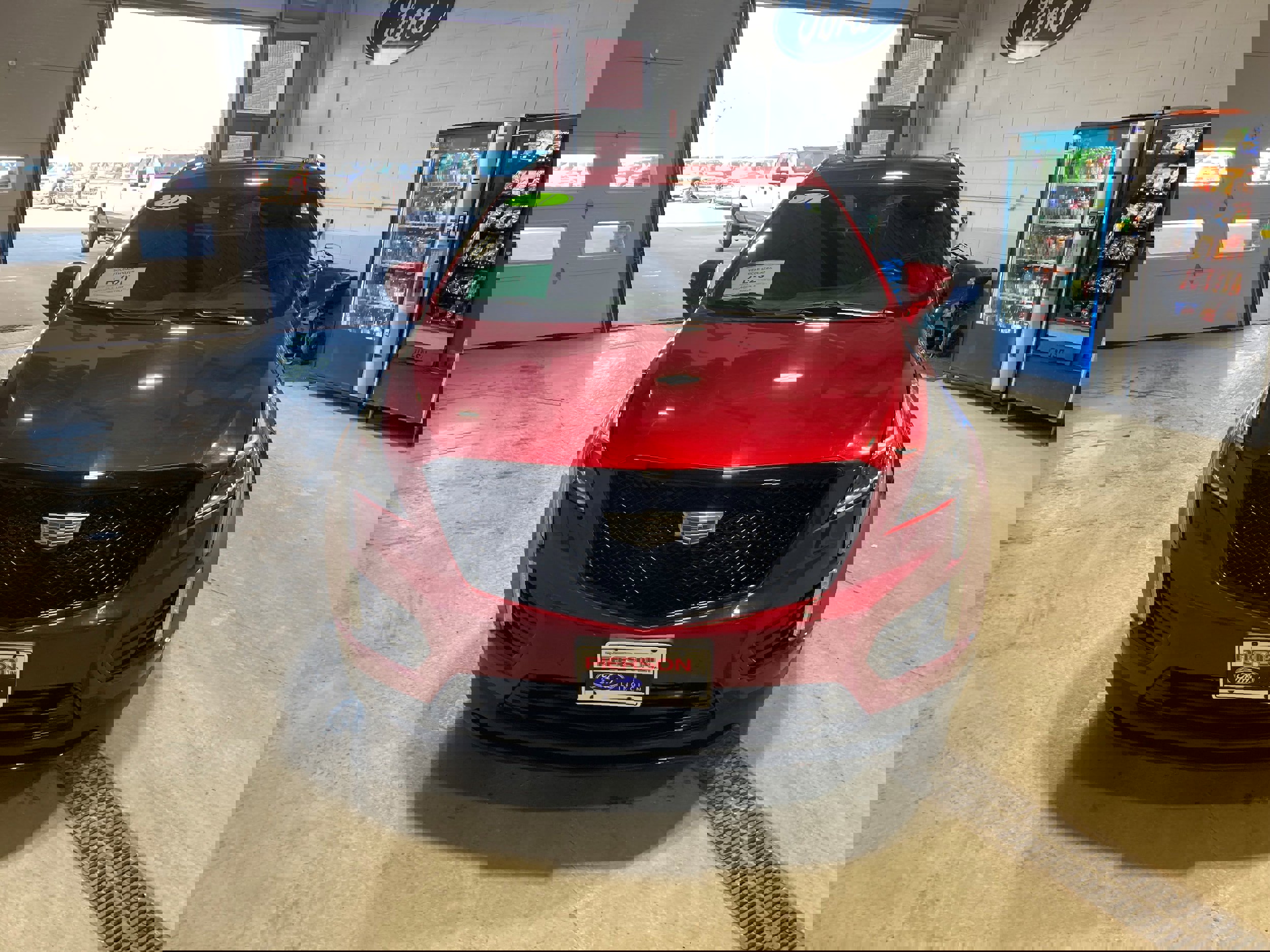 Used 2021 Cadillac XT5 Sportv w/ LPO, ONYX Package AWD/4WD image 2