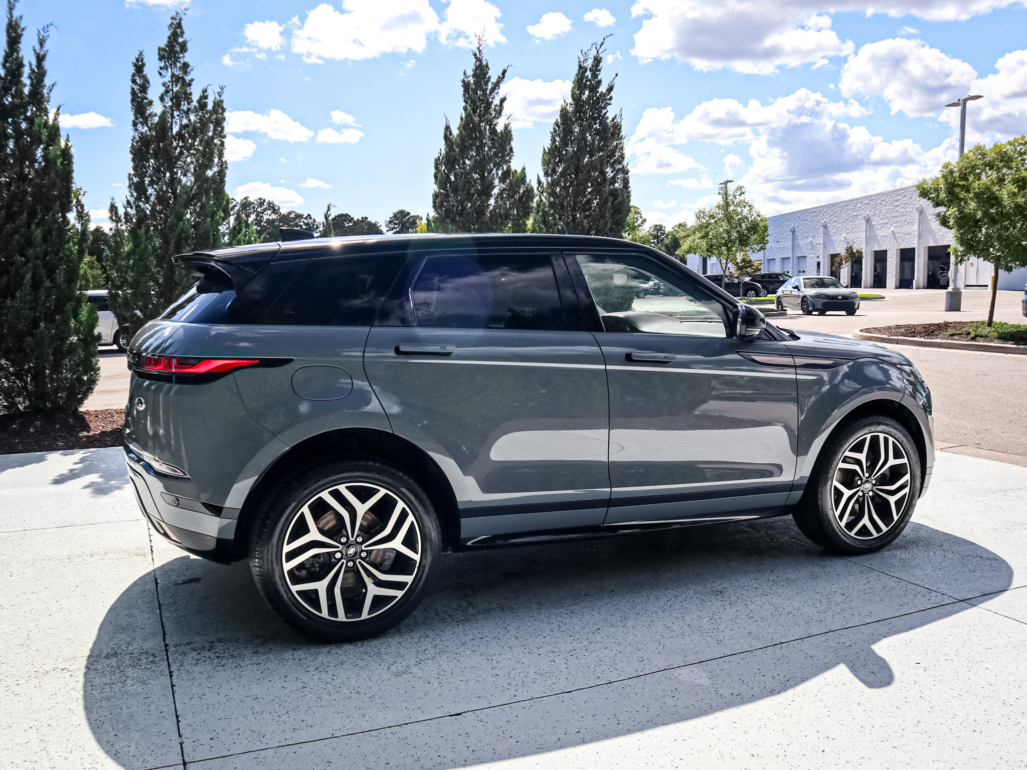 Used 2022 Land Rover Range Rover Evoque R-Dynamic S AWD/4WD image 11