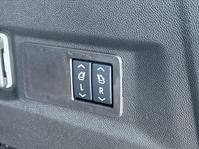 New 2026 GMC Yukon Denali Ultimate AWD/4WD image 12