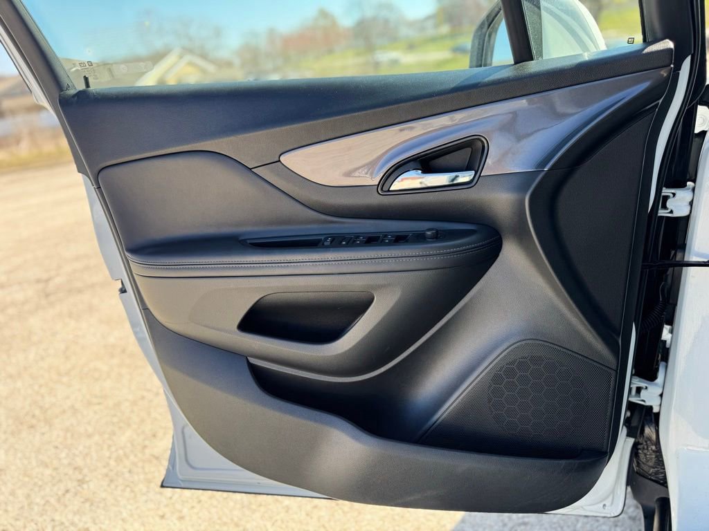 Used 2022 Buick Encore Preferred w/ Safety Package image 28