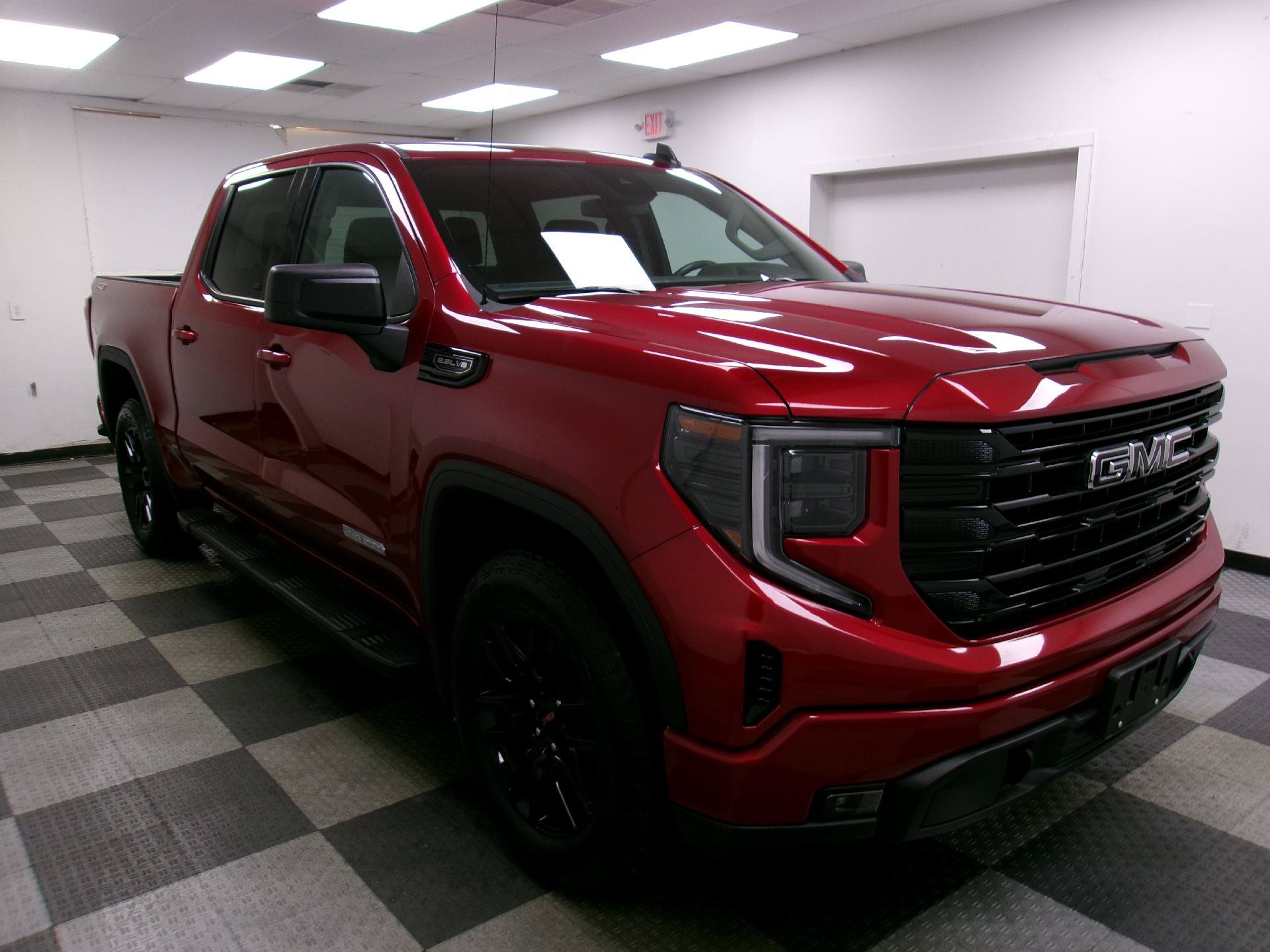 Used 2024 GMC Sierra 1500 Elevation w/ LPO, Elevation Black Package AWD/4WD image 14