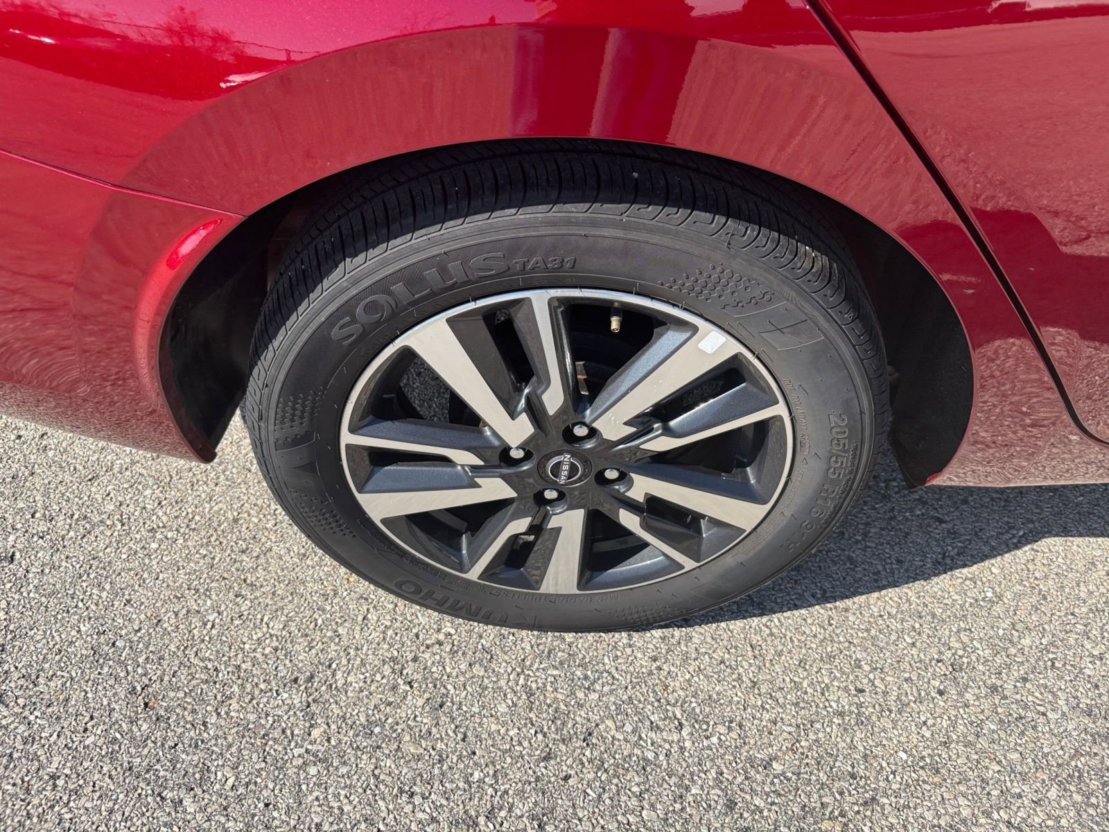 Used 2025 Nissan Versa SV FWD image 28