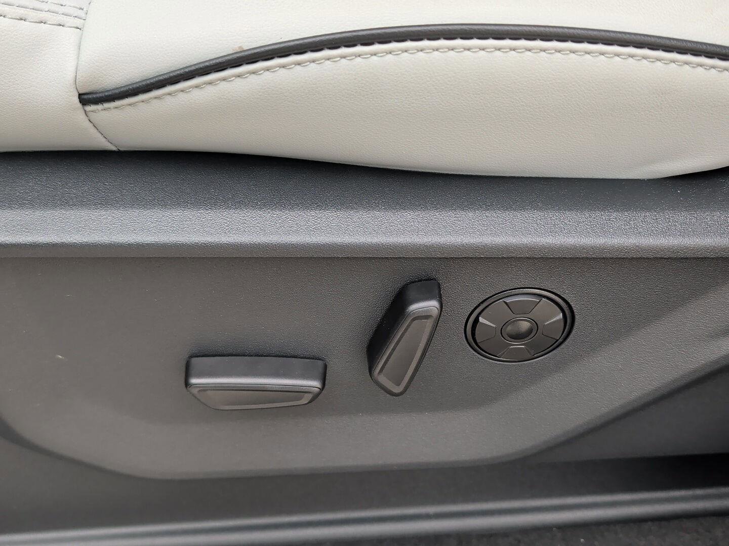 New 2026 Ford Expedition Max Platinum image 13