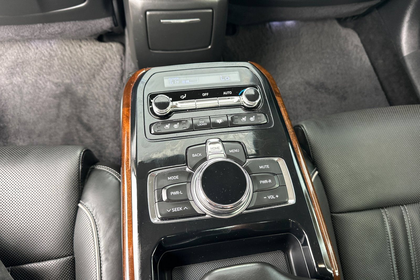 Used 2018 Genesis G90 5.0 Ultimate RWD image 38