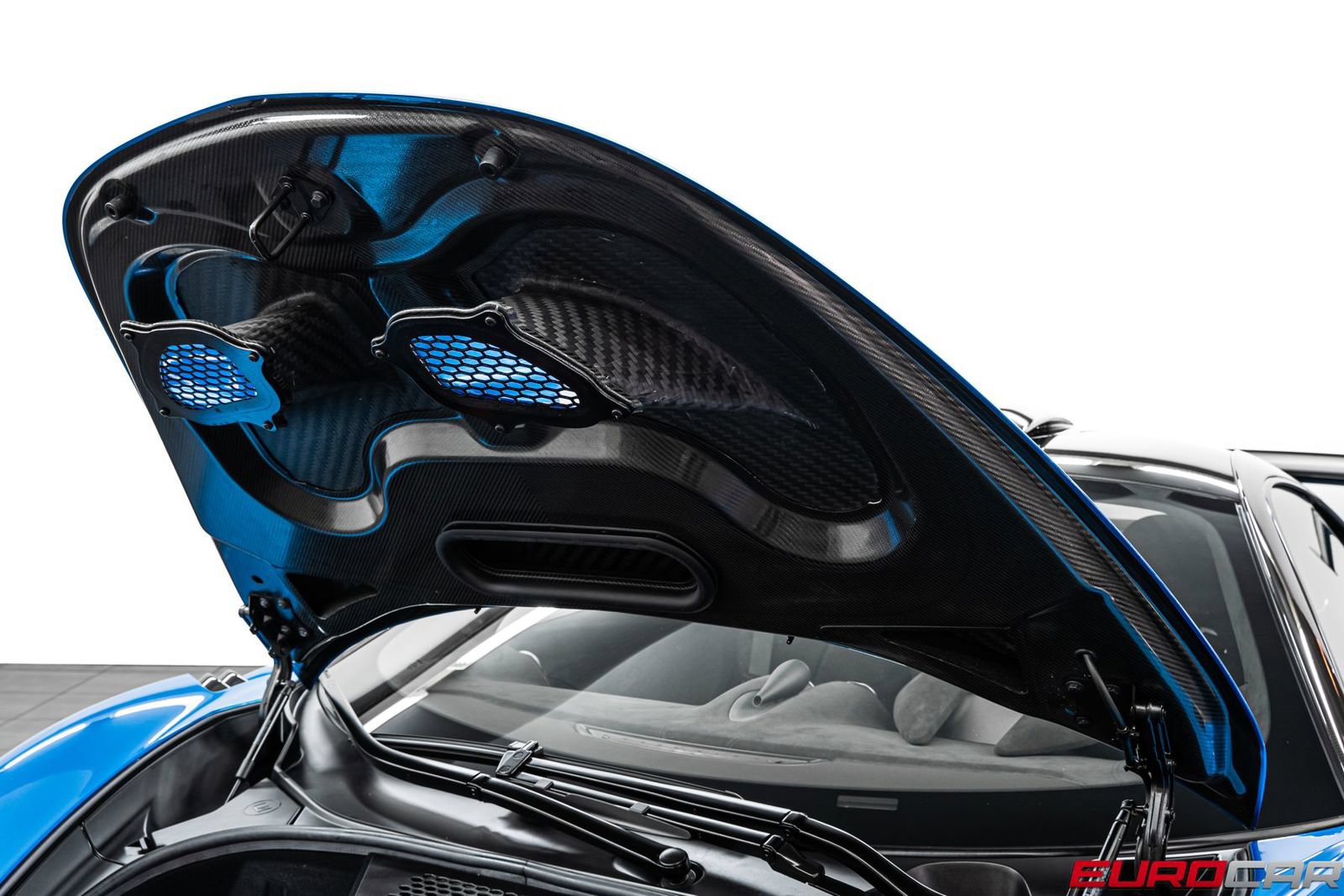 Used 2020 McLaren 620R RWD image 11