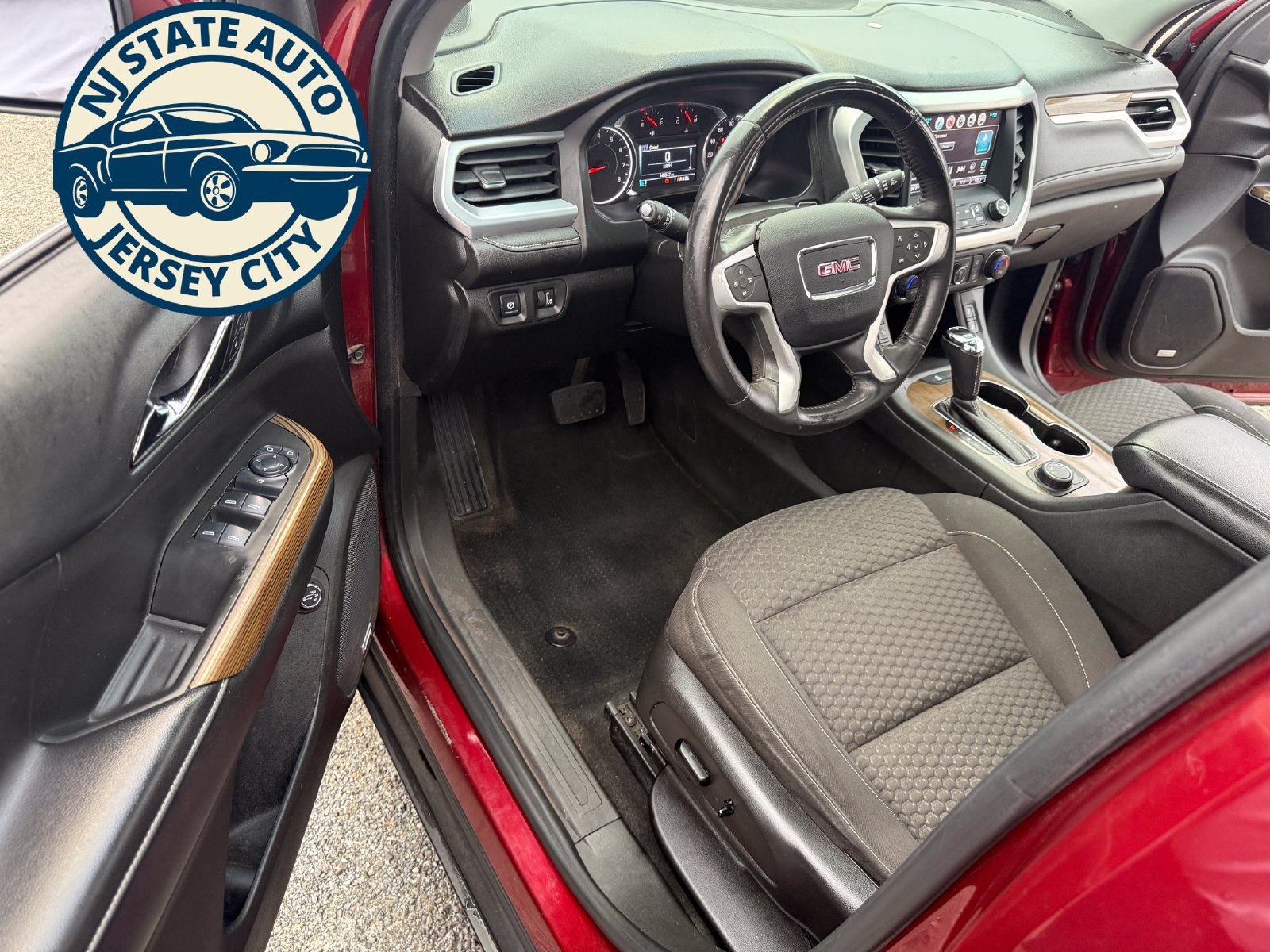 Used 2017 GMC Acadia SLE w/ Driver Alert Package I AWD/4WD image 25