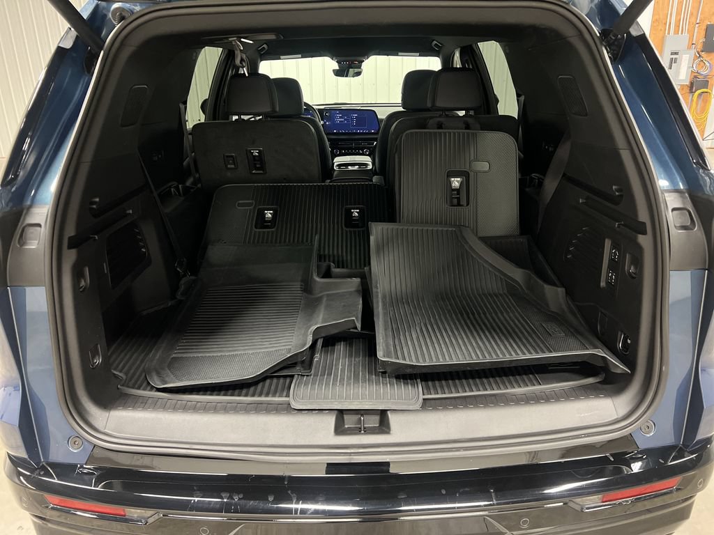 Certified 2026 Chevrolet Traverse High Country w/ LPO, Floor Liner Package AWD/4WD image 12