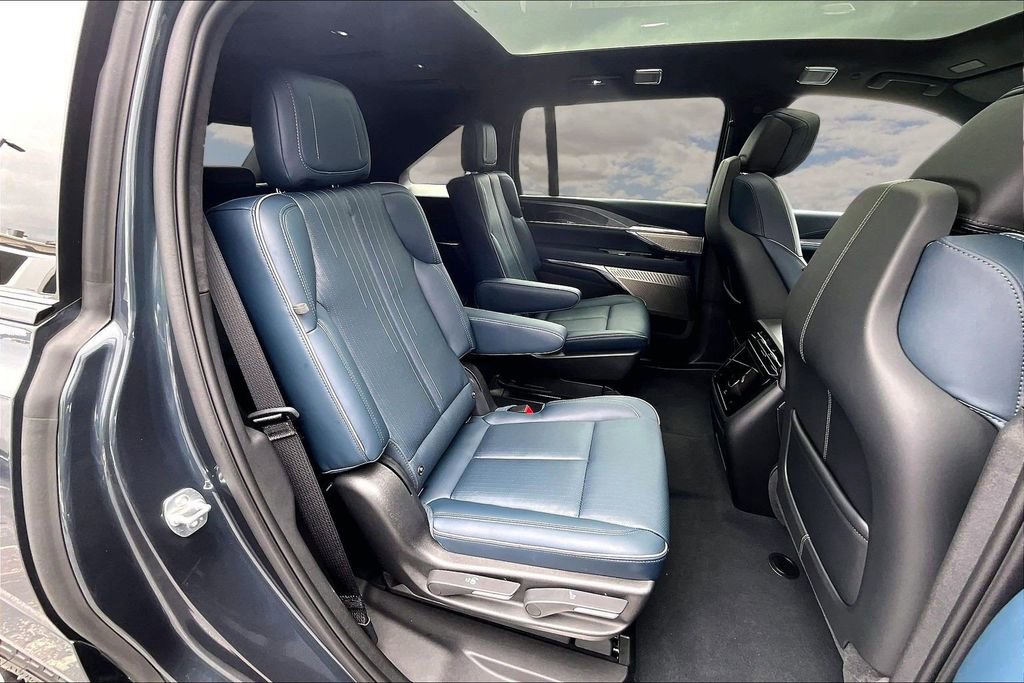 Certified 2026 Cadillac Escalade IQ Sport 2 w/ LPO, Floor Liner Package AWD/4WD image 25