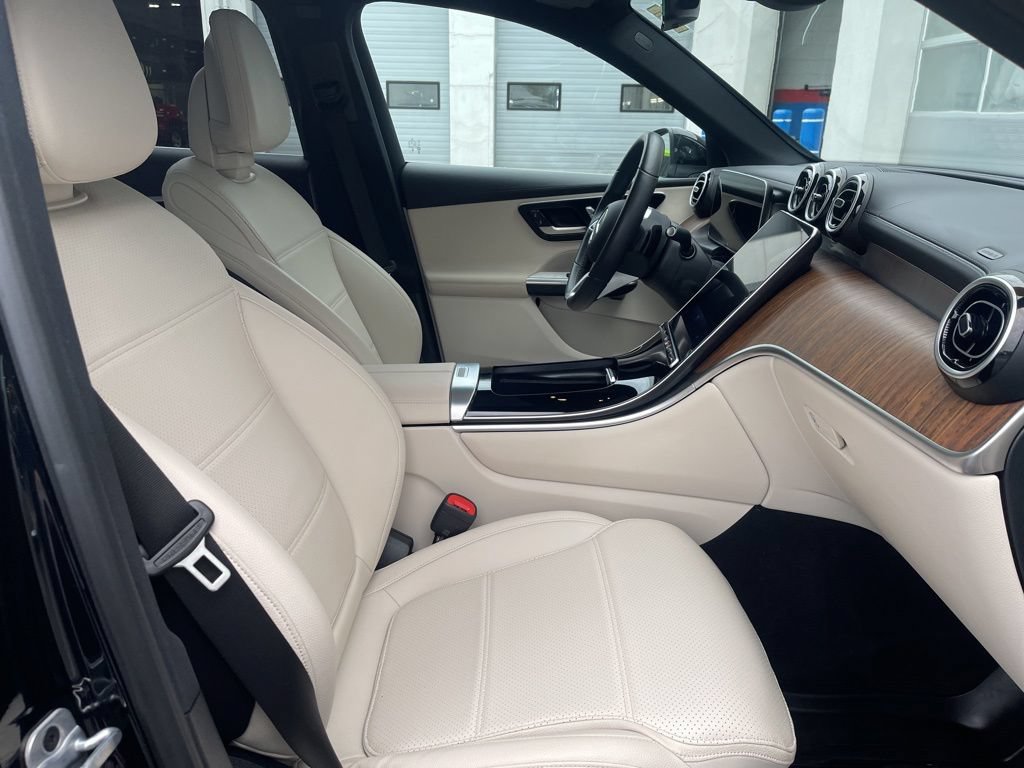 Used 2024 Mercedes-Benz GLC 300 4MATIC image 21