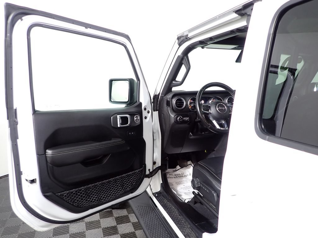 Used 2020 Jeep Gladiator Overland w/ Dual Top Group AWD/4WD image 19