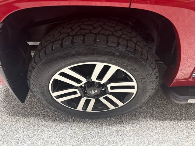Used 2022 Toyota 4Runner Limited AWD/4WD image 23