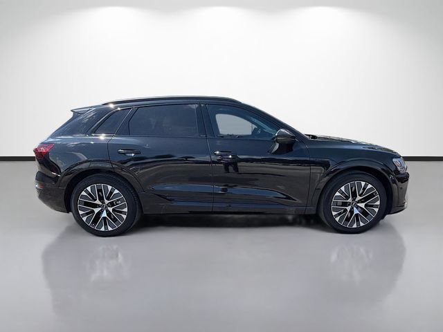 Used 2024 Audi Q8 e-tron Prestige w/ Prestige Package AWD/4WD image 2