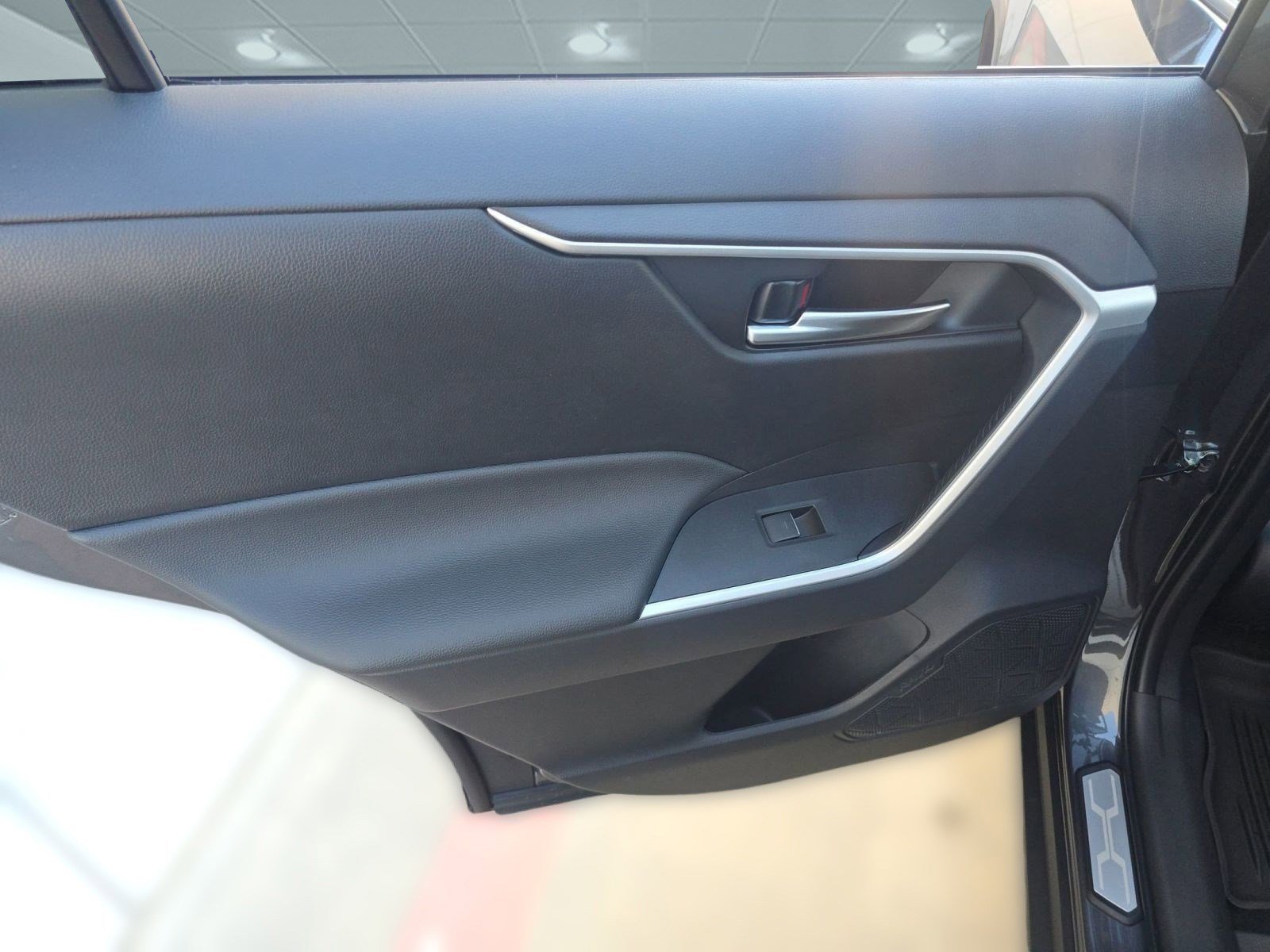 New 2025 Toyota RAV4 XLE w/ Convenience Package image 26