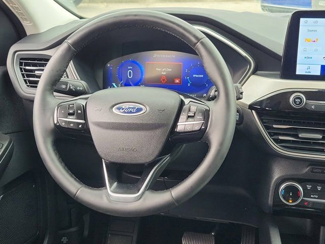 Certified 2022 Ford Escape SEL w/ Technology Package image 19