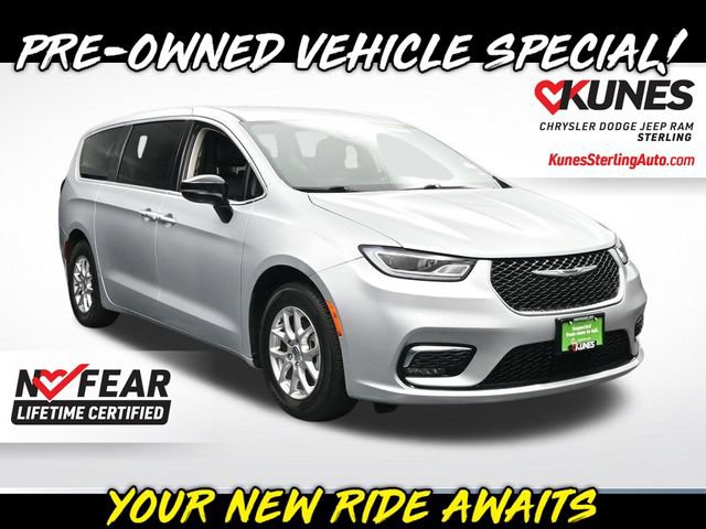 Certified 2024 Chrysler Pacifica Touring-L FWD image 1