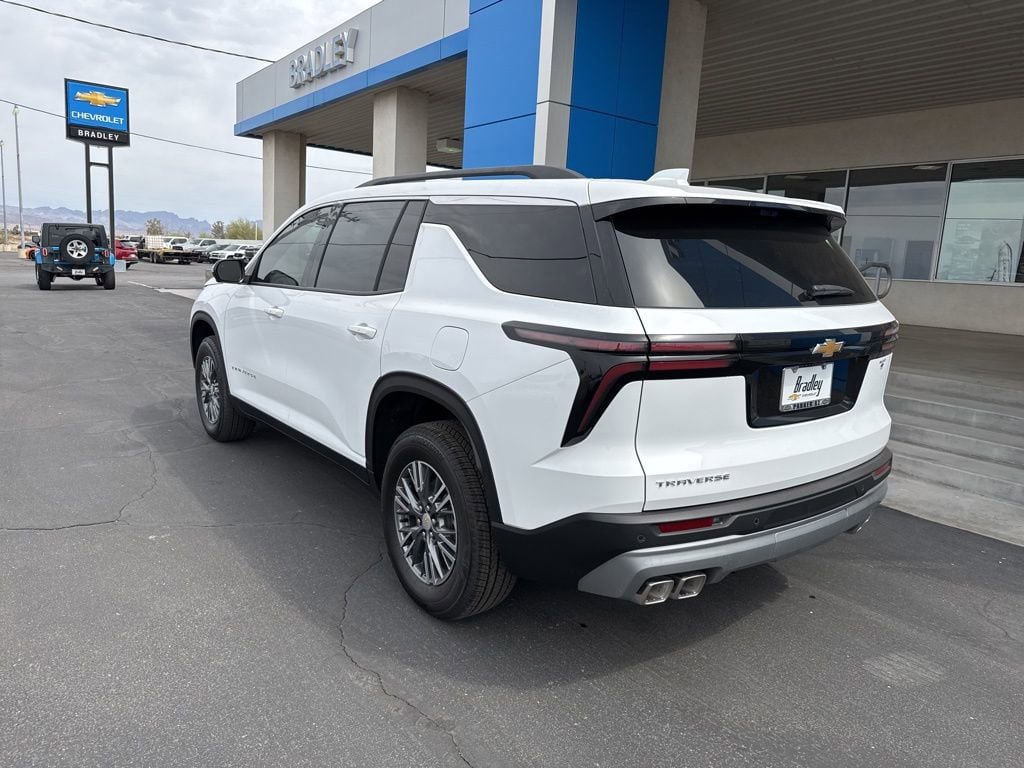 New 2026 Chevrolet Traverse LT w/ Driver Confidence Package FWD image 8