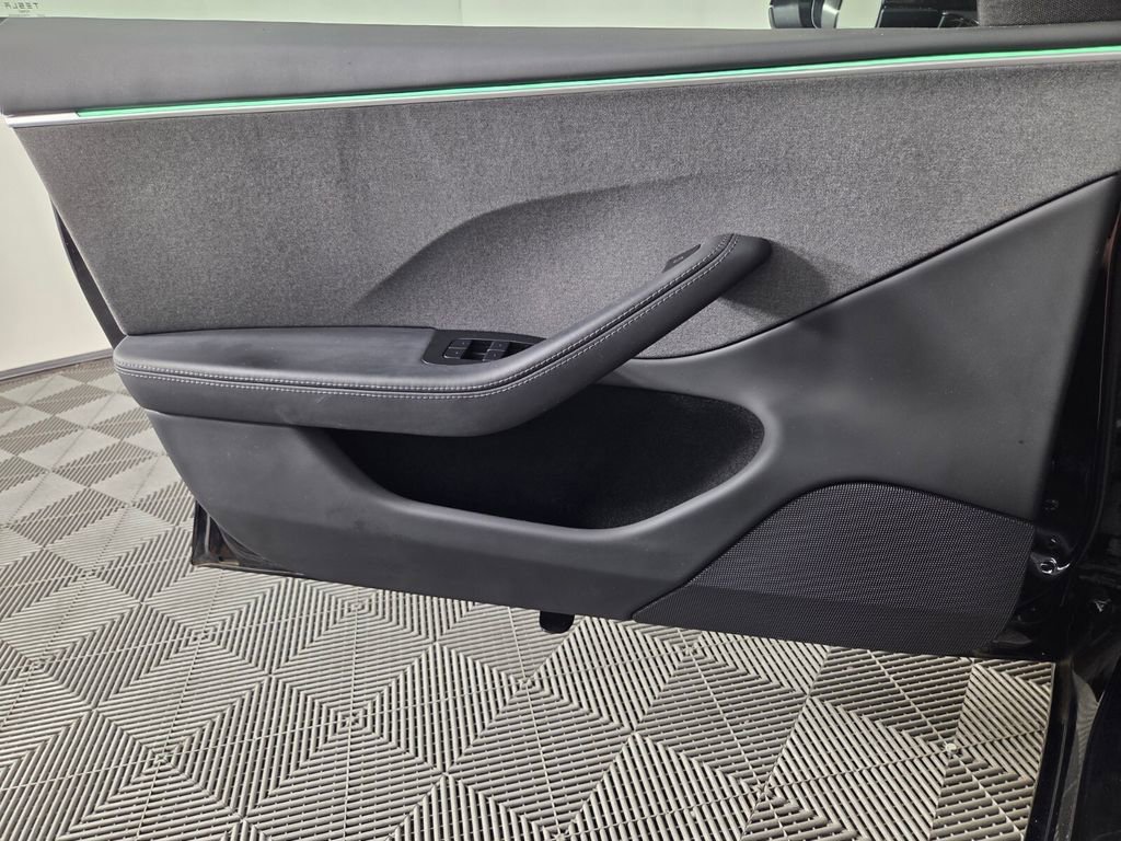 Used 2024 Tesla Model 3 Standard Range RWD image 19