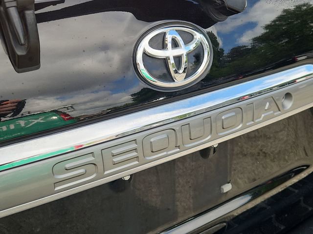 Used 2017 Toyota Sequoia Platinum image 32