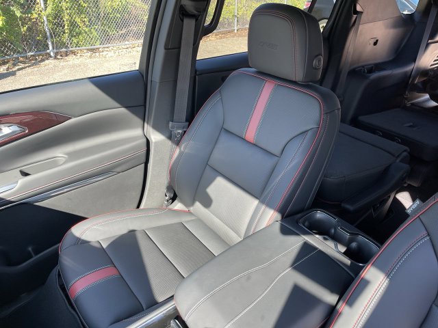 New 2027 Chevrolet Traverse RS w/ LPO, Floor Liner Package AWD/4WD image 26