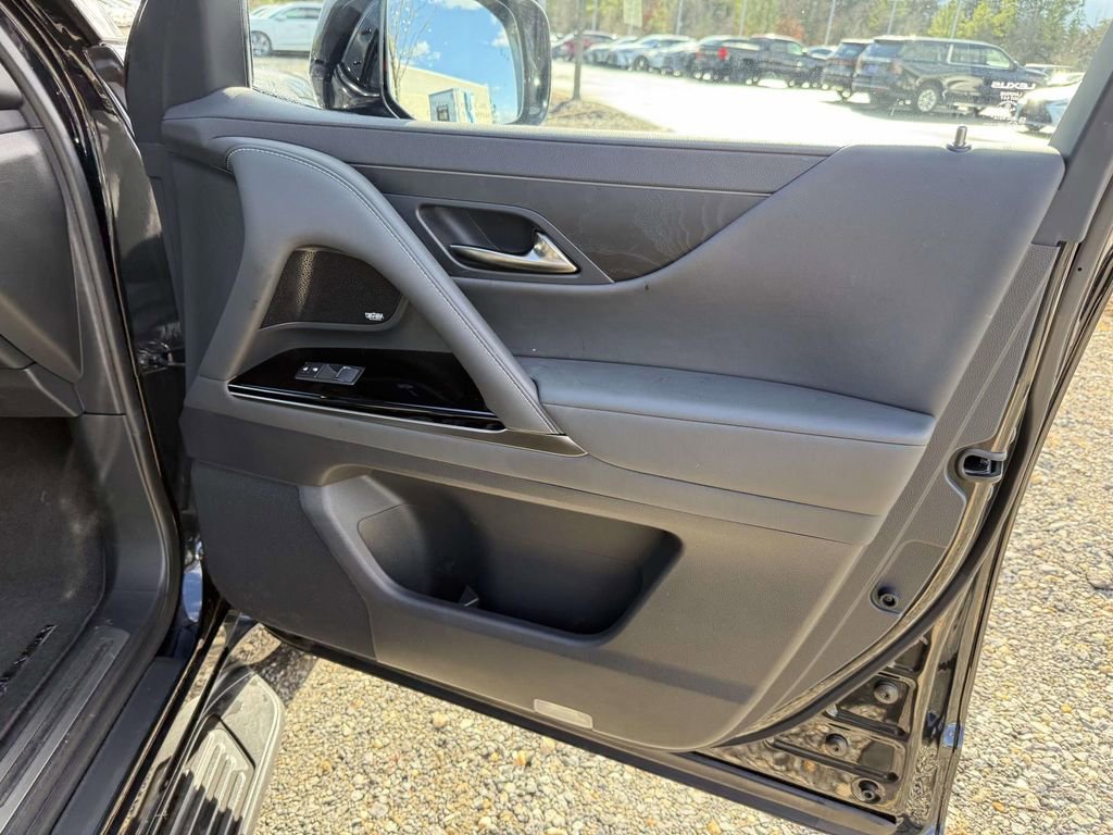 Used 2023 Lexus LX 600 4WD w/ Appearance Package image 16