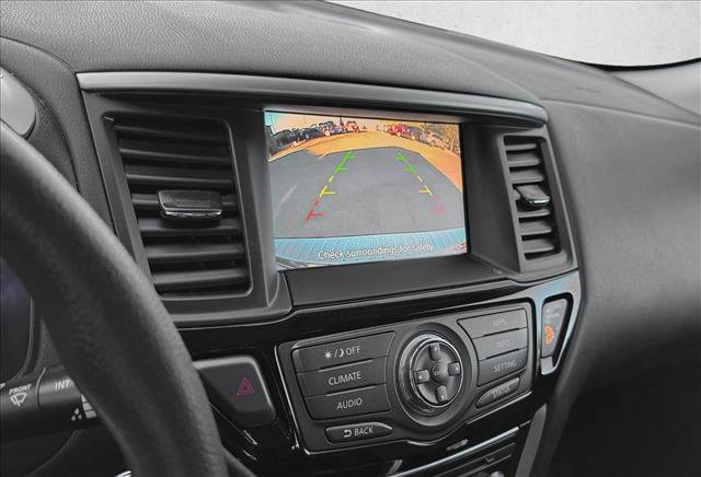 Used 2017 Nissan Pathfinder S image 13
