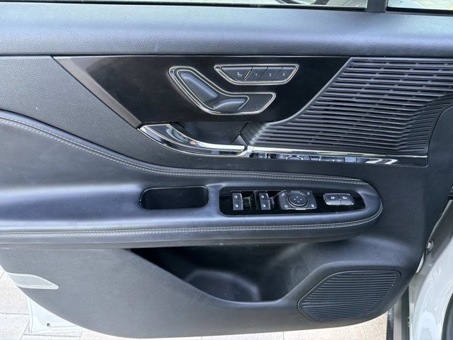 Certified 2022 Lincoln Corsair FWD w/ Premium Package image 11