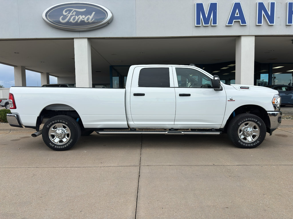 Used 2024 RAM 2500 Tradesman w/ Chrome Appearance Group AWD/4WD image 7
