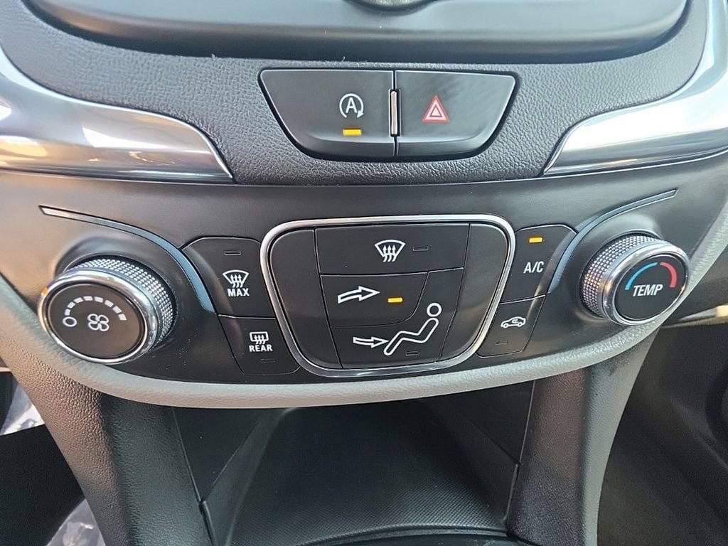 Used 2023 Chevrolet Equinox LS FWD image 18