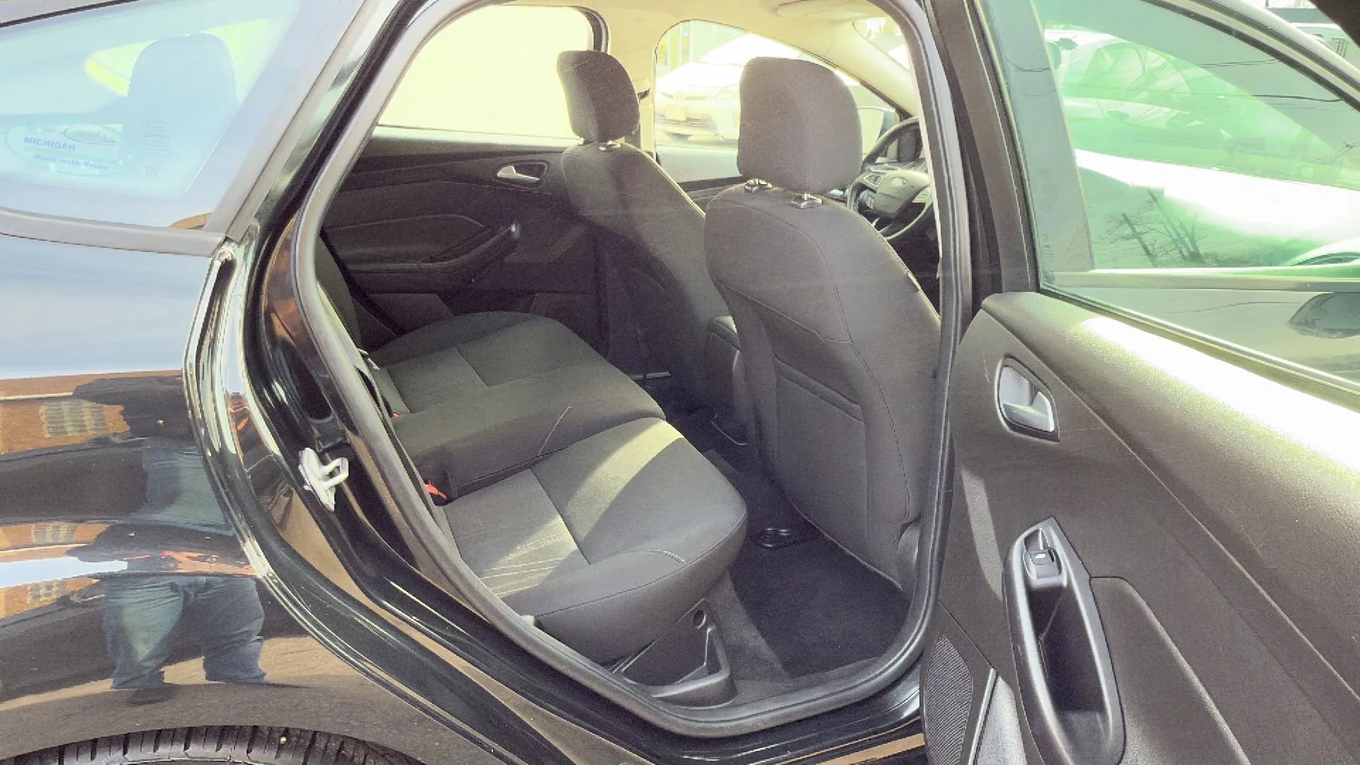 Used 2015 Ford Focus SE w/ SE Sport Package image 26