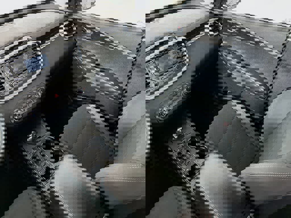 Used 2016 Kia Sorento LX image 11