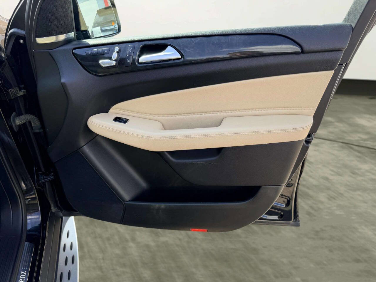 Used 2017 Mercedes-Benz GLS 450 4MATIC image 39